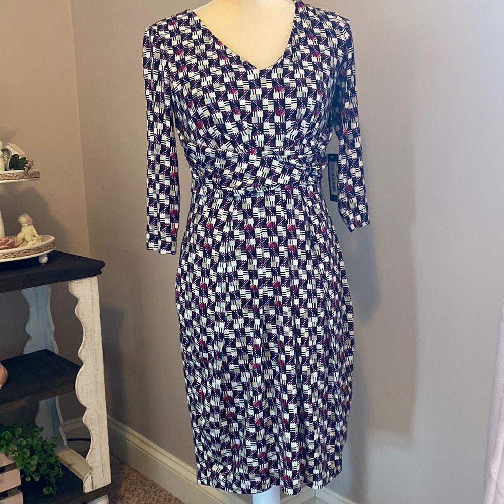 NYDJ Dress with Lift Tuck Technology (size 6) - Picture 2 of 9